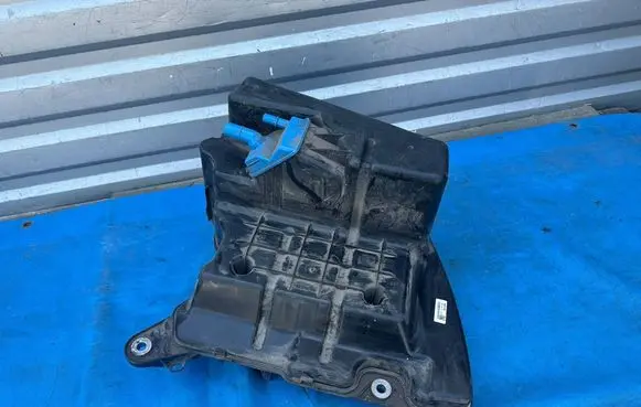 Audi A4 S4 B9 AdBlue liquid reservoir 4067411AD 29220201
