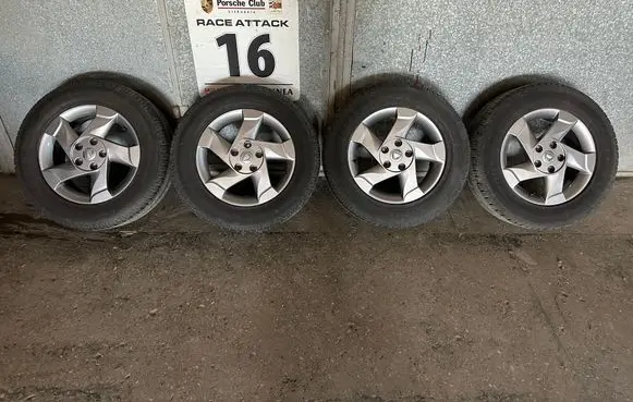 Renault Dacia Duster R16 alloy rim 403002932R