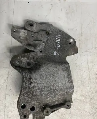 Opel Vivaro Engine mounting bracket 112313054R
