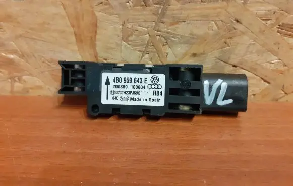 Audi A8 S8 D3 4E Airbag deployment crash/impact sensor 4B0959643E 695