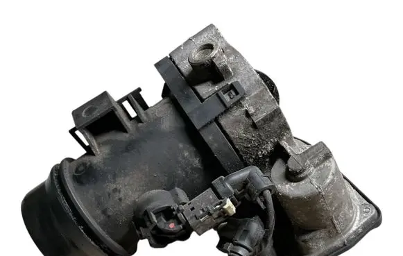 BMW 1 E82 E88 Throttle valve 7810752 10378517