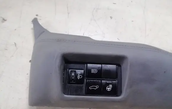 Toyota Highlander XU70 Central console control unit 578817045