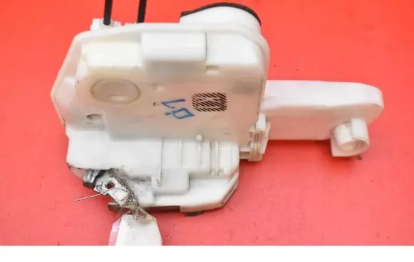 Mitsubishi ASX Front door lock A047218