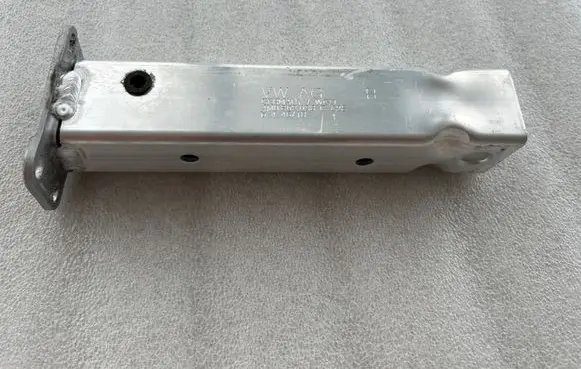 Audi Q8 Radiator support slam panel bracket 4M0802038C