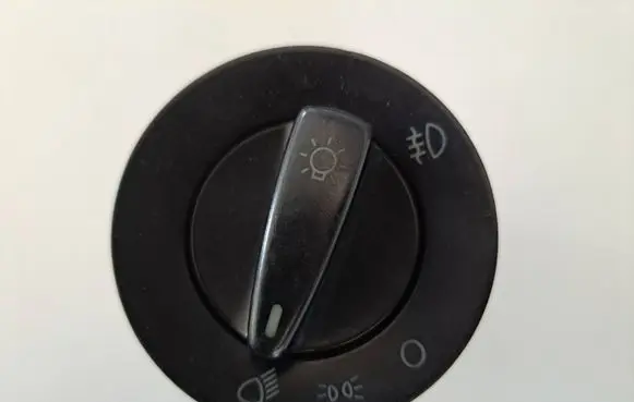 Volkswagen PASSAT B5.5 Light switch 1C0941531 04052030