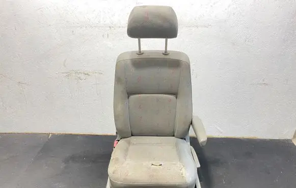 Volkswagen Transporter - Caravelle T5 Front driver seat 7H0881303E 152095