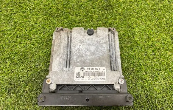 Volkswagen PASSAT B6 Engine control unit/module 3C0907115T 8P0907115B 0261S02474