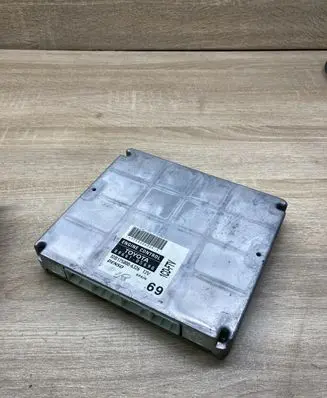 Toyota Avensis T250 Engine control unit/module ECU 8966105690 MB1758006326