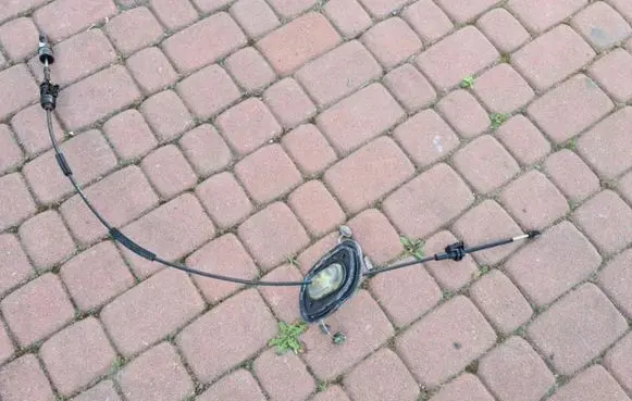 Opel Astra K Gear shift cable linkage 39179557