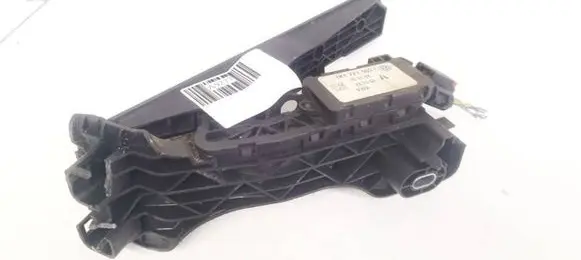 Volkswagen Golf V Accelerator throttle pedal 1K1721503P