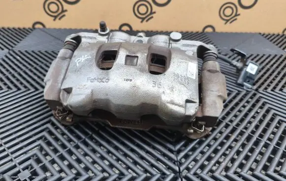 Ford Explorer VI Front brake caliper L1MC2011