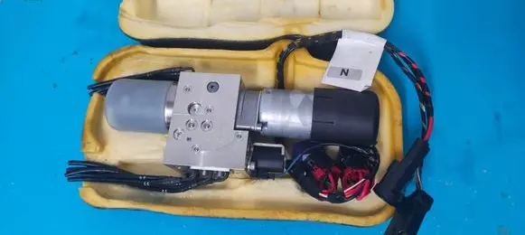Peugeot 207 CC Convertible roof hydraulic pump 9680076380 HB70926