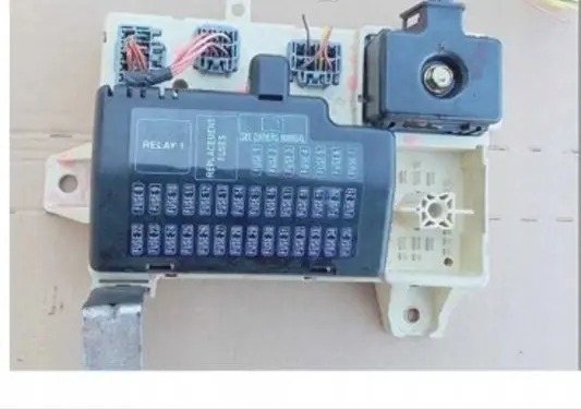 Jaguar S-Type Fuse module