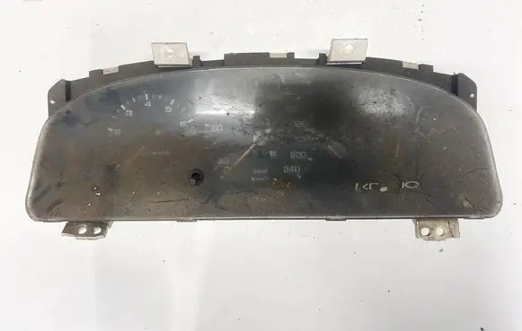 Mazda 626 Speedometer (instrument cluster) plh41b