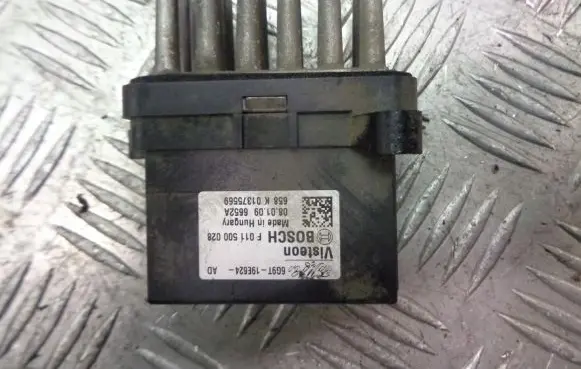 Ford Focus Heater blower fan relay 6G9T19E624