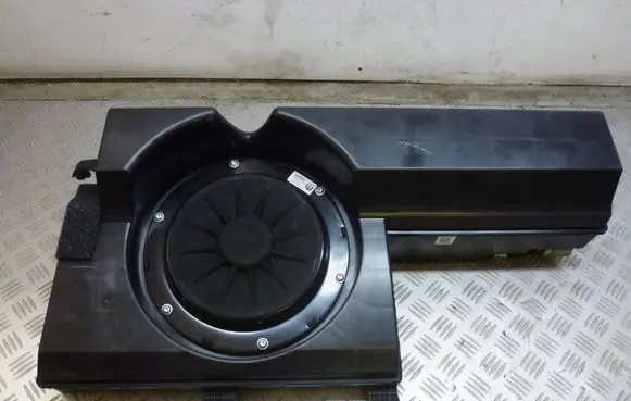 Jeep Wrangler Subwoofer speaker 68397142AA