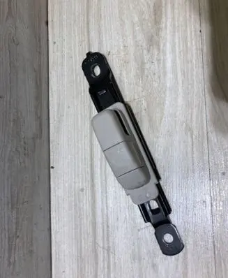 Nissan Juke II F16 Seat belt height adjuster 