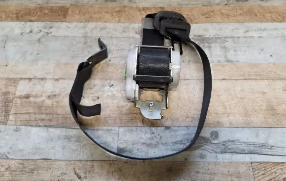 Opel Vectra C Front seatbelt 0402050