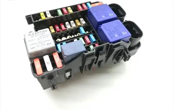 Renault Scenic III - Grand scenic III Fuse module 1801330-1D 1106061