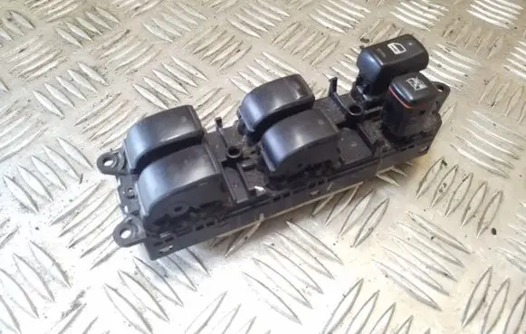 Toyota Avensis Verso Electric window control switch 8404044030