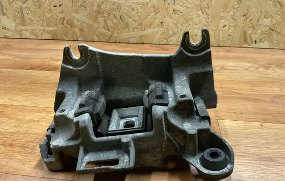 Renault Megane III Gearbox mount 112205136R