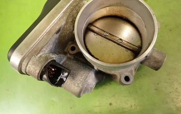 Volkswagen Phaeton Throttle body valve 022133062AD