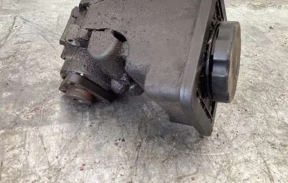 BMW 3 E46 Power steering pump Pa66gf25