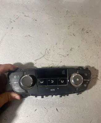 Opel Insignia A Climate control unit 13273095 080927