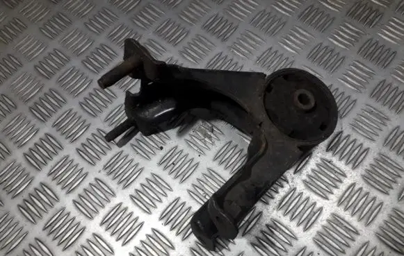 Engine mount bracket