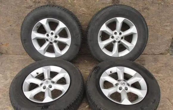 Nissan Pathfinder R51 R15 summer tire 