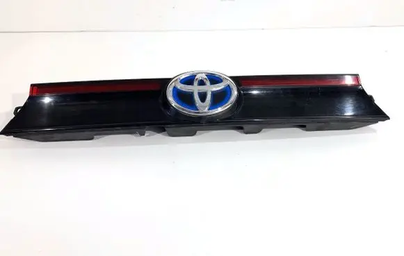 Toyota Yaris Cross Trunk door license plate light bar