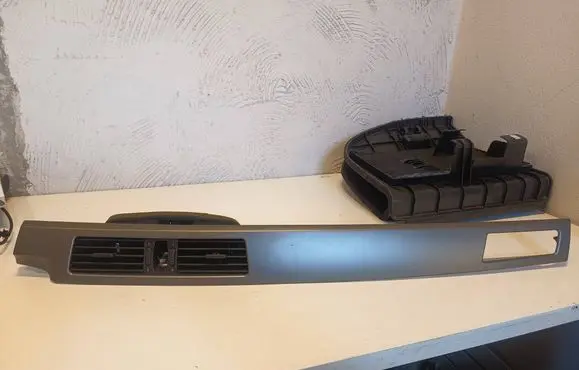 BMW 5 E60 E61 Dashboard glove box trim 7129233 52850610 6910734