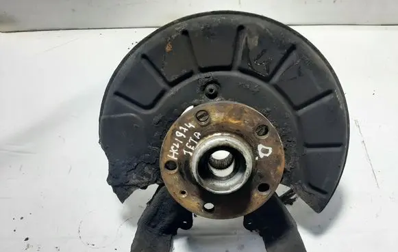 Volkswagen Jetta VI Front wheel hub