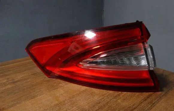 Maserati Levante Rear/tail lights 670032332