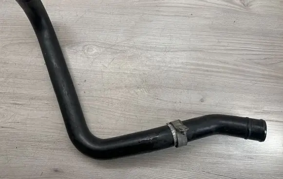Chrysler Grand Voyager V Engine coolant pipe/hose
