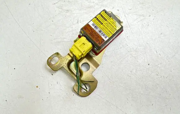 Toyota Yaris Airbag deployment crash/impact sensor 206530104 31910005XN