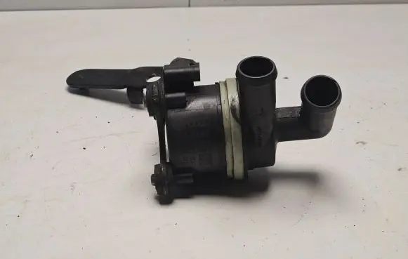 Volkswagen PASSAT B6 Electric auxiliary coolant/water pump 5N0965561A 02100001