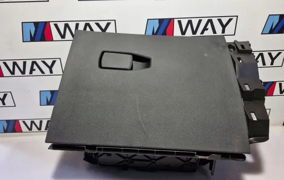 BMW 1 F40 Glove box