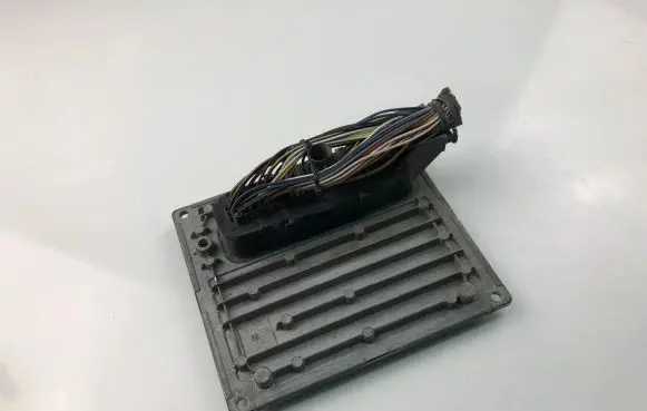 Ford Fusion Engine control unit/module ECU 6S6112A650GD S120977313D