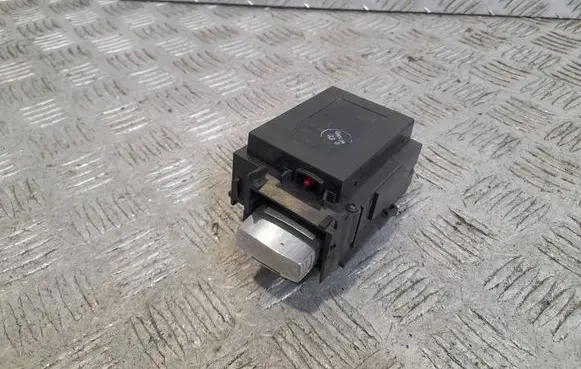 Volkswagen PASSAT B6 Ignition lock contact 3C0905843