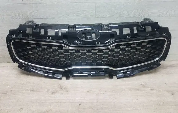 Front bumper upper radiator grill