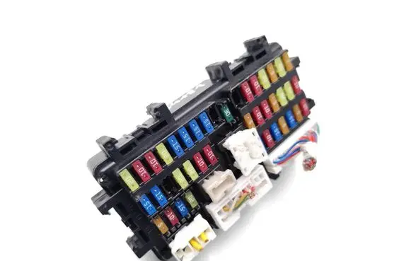 Infiniti Q50 Fuse module