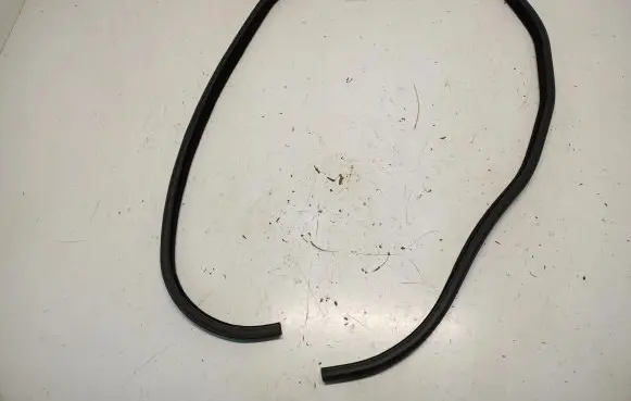 Land Rover Range Rover L405 Rear door rubber seal (on body) 