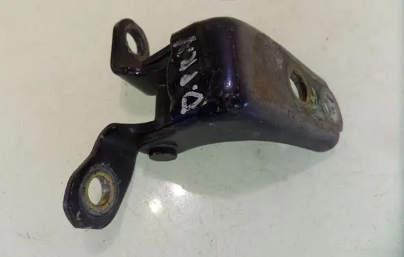 Honda Accord Front door upper hinge