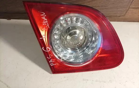 Volkswagen PASSAT B6 Tailgate rear/tail lights
