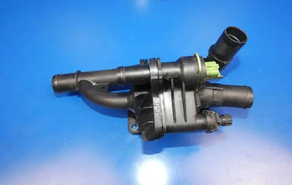 Volvo V40 Thermostat/thermostat housing 9670253780 042651