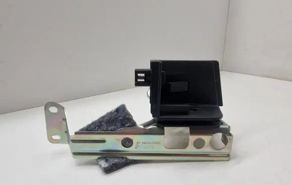 BMW X3 G01 Parcel shelf load cover mount bracket 7396582
