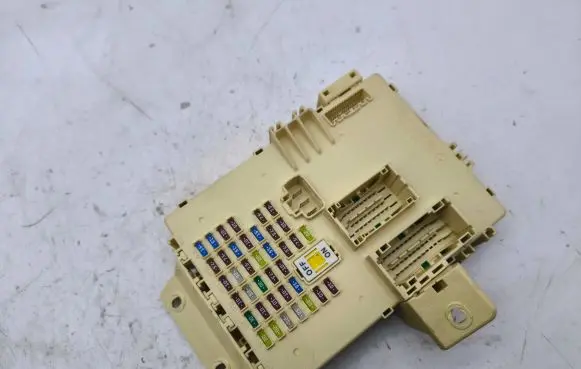 Hyundai i40 Fuse module 919503Z010