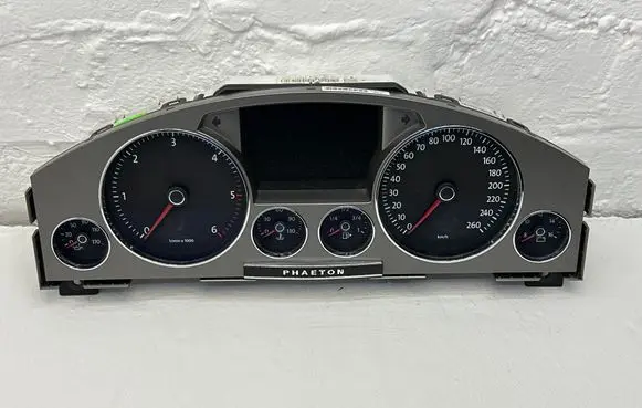 Volkswagen Phaeton Speedometer (instrument cluster) 0363661034 3D0920885T