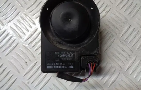 Skoda Rapid (NH) Alarm system siren 1K0951605C